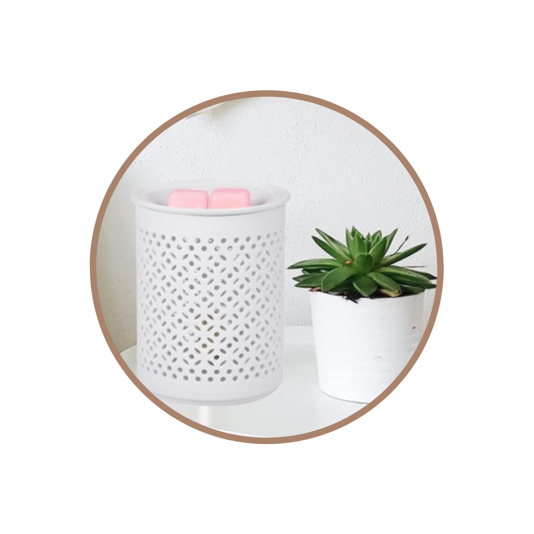 WHITE CUT OUT ELECTRIC WARMER